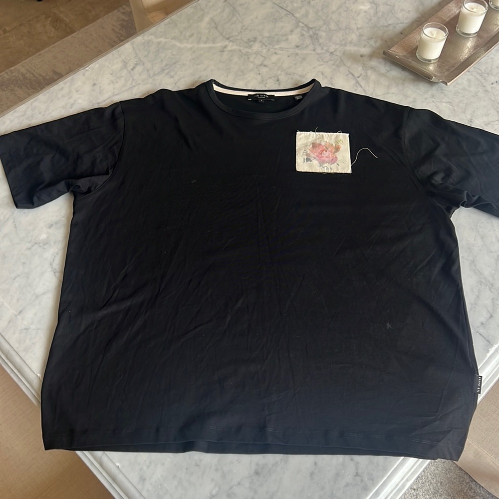 Ted Baker Men’s size 4 (large) t shirt